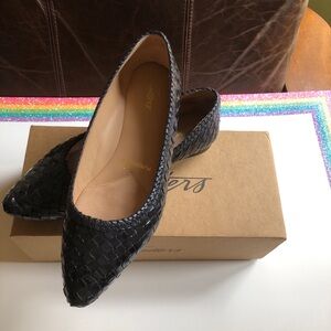 TROTTERS Woven Ballet Flats Blue Pointed Toe Preloved Size 8.5